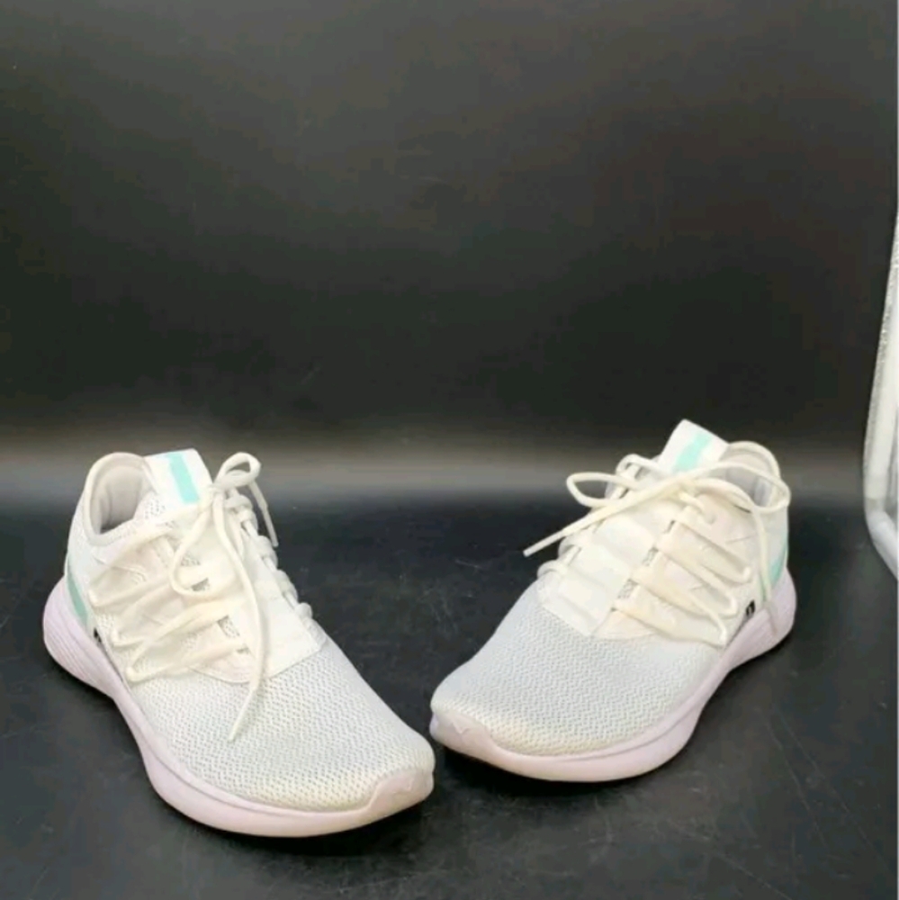 Puma women's size 9 white & teal